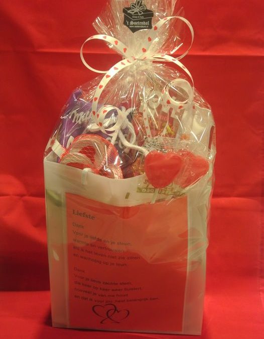 Aan wie zou jij dit lekkere Valentijnpakket willen geven?…