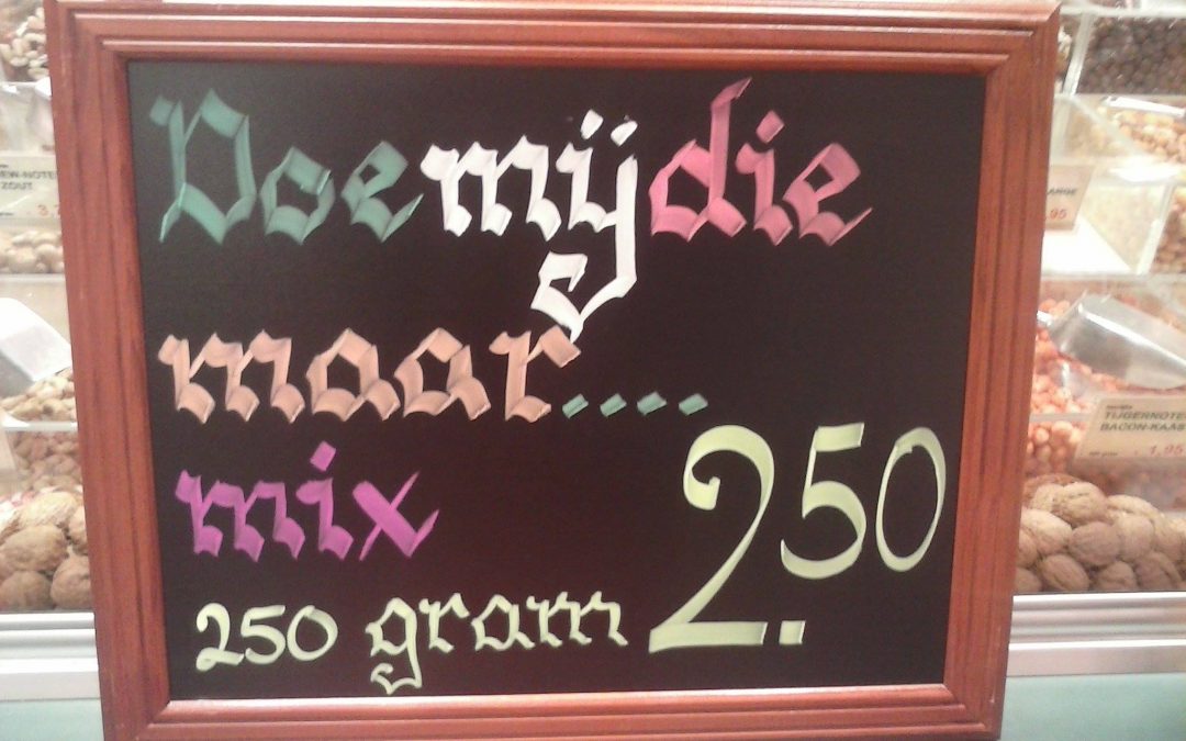 Onze lekkerste notenmix deze week in de aanbieding! Als dit ook jou FAVORIETE sm…
