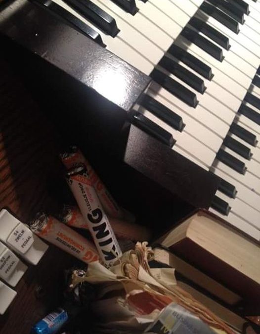KERKVOER……#king #mentos #redband…