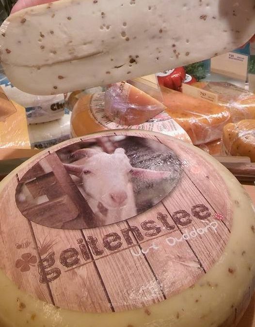 Onze overheerlijke geitenkaas met fenegriek weer lekker vers binnen gekomen voor…