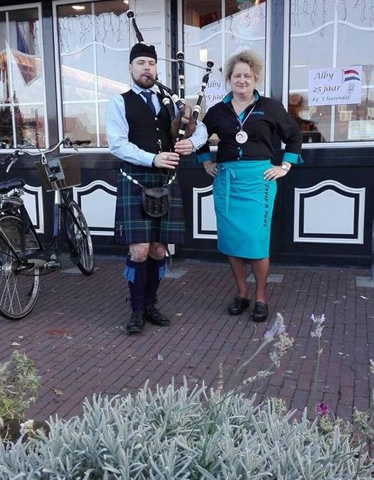 Wij vieren feest!! Alby werkt 25 jaar bij het Soetendal en daar zijn wij heel bl…