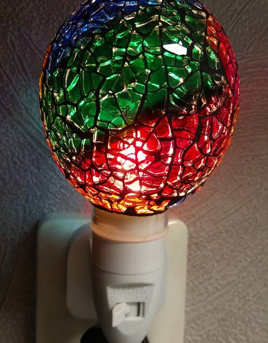 Wisten jullie dat ‘t Soetendal deze leuke nachtlampjes verkoopt#glasinlood…