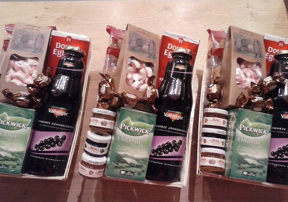 De sint is van de baan…nu op de kerstpakketten aan!…