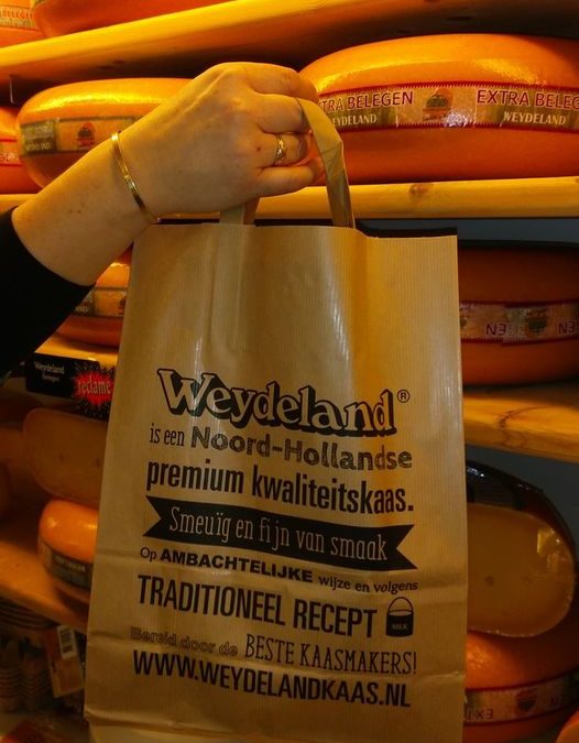 Simon Schenk jij bent de gelukkige winnaar en mag de tas ophalen in onze winkel …