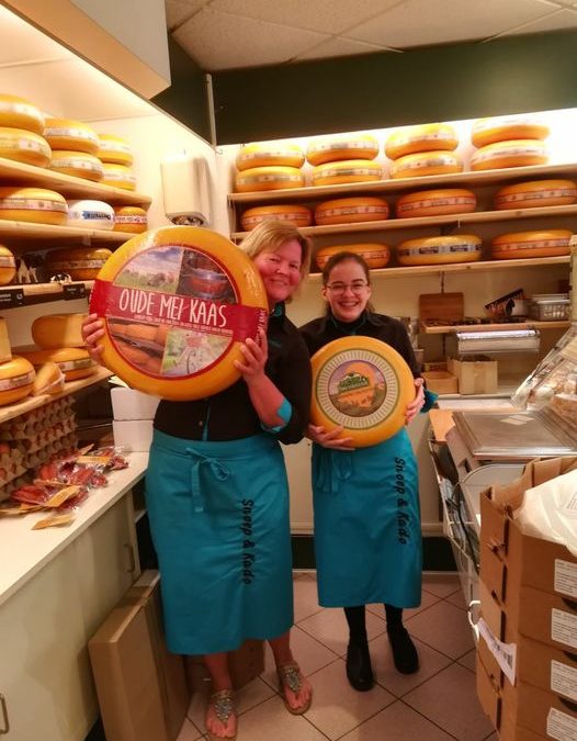 De GRASKAAS is gearriveerd bij de kaasmeisjes van ‘t Soetendal
 Om te smullen …