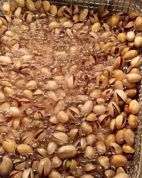Pistaches.. de alderlekkerste natuurlijk bij ‘t Soetendal#alweerlekkerbezig#hou …