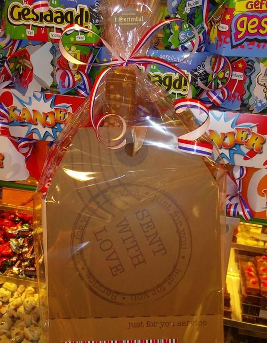 Wij feliciteren iedereen met het behalen van hun diploma…