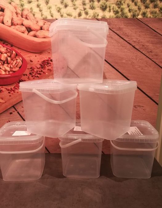 Handige bewaarbakken……gratis af te halen in onze winkel op de Hofstee…
