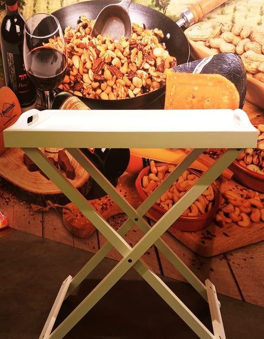 De laatste side table’s mogen weg voor €10,-…