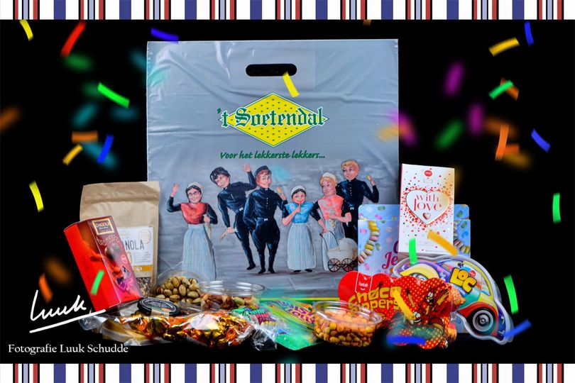 Wauw….vinden jullie onze tas ook zo mooi?…